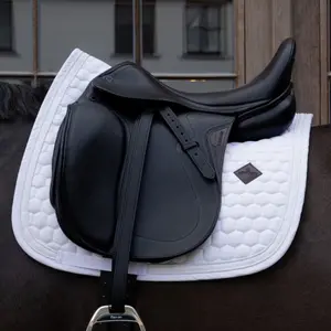 Glitter dressurunderlag til hest Kentucky Horsewear image-1