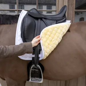 Jumping Saddle Pad Kentucky Horsewear Skin Friendly Sheepskin Diamond image-2