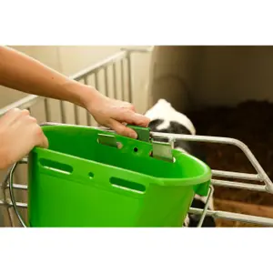 Support seau antidécrochage Kerbl Bucket Guard (x3) image-3