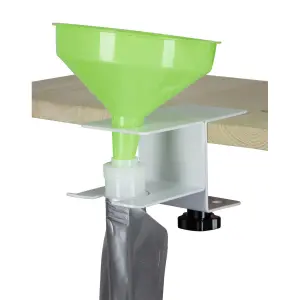 Acessório de bebedouro para bolsos Kerbl Colostrofiller image-1