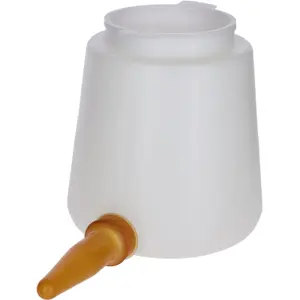 Plastic voederfles voor vee met plastic deksel en handvat Kerbl image-1