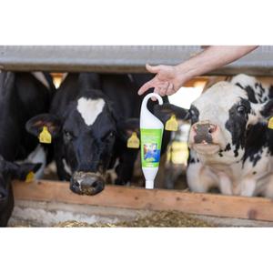 Euterpflege in der Hängeflasche Kerbl KerbatMint 35 image-1