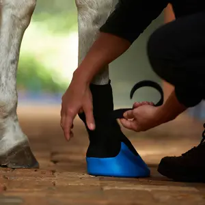 Chaussons de traitement pour sabots à problème chevaux Kerbl Tubbease image-5