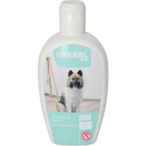 Raspberry-scented insecticide shampoo for dogs Kerbl