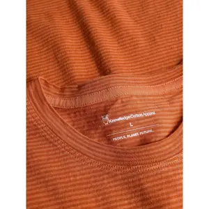 Camiseta de rayas estrechas de tela KnowledgeCotton Apparel - GOTS/Vegan image-2