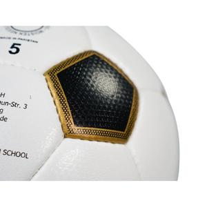 Bola Kuebler Sport School image-1