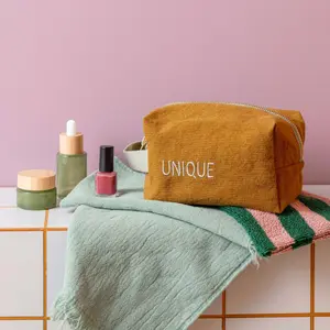 Toiletry bag La Cerise sur le Gâteau Unique image-1