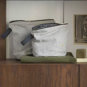 Toiletry bag La Cerise sur le Gâteau Gustave image-1