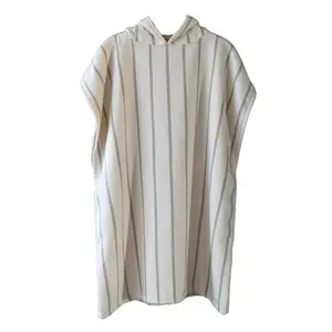 3000660000-poncho-la-cerise-sur-le-gateau-marina-mousse-95x80-cm