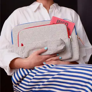 Étui tablette Housse iPad La Cerise sur le Gâteau Stylo image-1