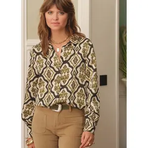 Camisa de mujer La Petite Étoile Sanda image-0