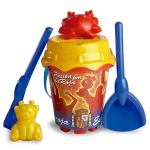 Cube and beach accessories La Roja image-0