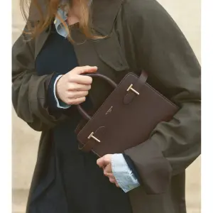 Grained Leather Handbag Le Tanneur PM image-4