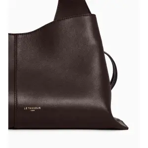 Tone-on-tone Embossed Handbag for Women Le Tanneur image-1