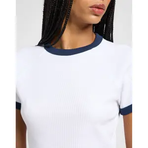 T-shirt de mulher Lee Ringer image-4