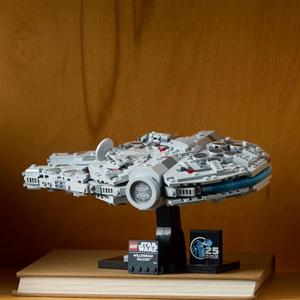 Millennium Falcon building set Lego image-4