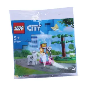 Building sets - dog park and scooter kit Lego City-Polybag 30639 image-0
