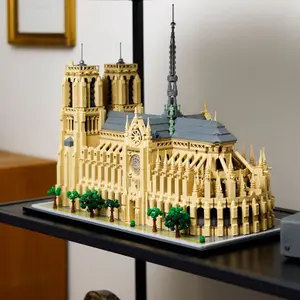 Byg selv Notre Dame i Paris arkitektur. Lego image-2