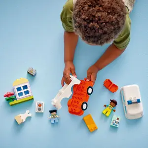 Αυτοκίνητο ασθενοφόρο με οδηγό duplo Lego image-3