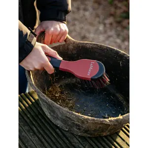 Horse brush LeMieux image-1