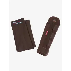 Horse tail guard with bag LeMieux image-0