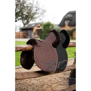 Saddle pad for horses LeMieux Merino+ Numnah image-1