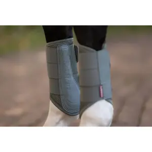 Closed horse gaiters LeMieux Arika Mesh Brushing image-2