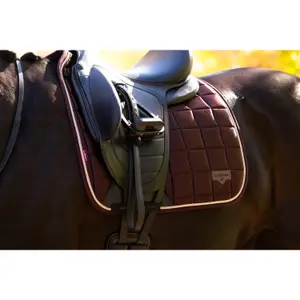 Dressage saddle pad for horses LeMieux Loire Classic Square image-3