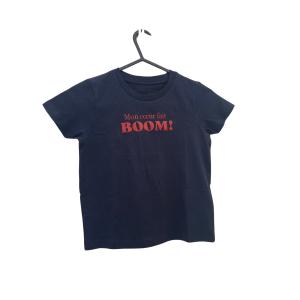 ccnktlpbaw-t-shirt-i-ekologisk-bomull-for-barn-les-petits-basics-mon-coeur-fait-boom-marinbla
