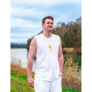 debjoh-debardeur-les-poulettes-fitness-family-blanc-et-dore