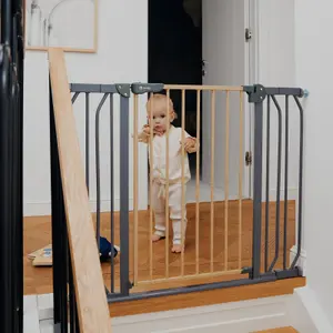 Baby gate Lionelo Truus Slim image-4