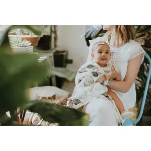 Set of 2 baby swaddle towels Little Unicorn Deluxe Bambou image-5