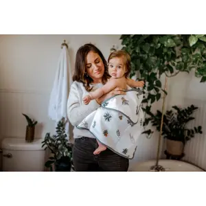 Cotton muslin-lined bath cape and baby washcloth Little Unicorn image-4