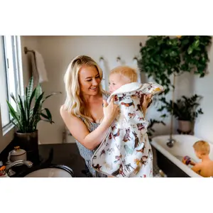 Cotton muslin-lined bath cape and baby washcloth Little Unicorn Woof image-4