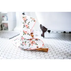 Cotton muslin-lined bath cape and baby washcloth Little Unicorn image-6