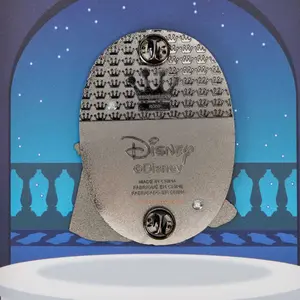 Emaliowane szpilki z efektem 3D Loungefly Disney Belle image-3