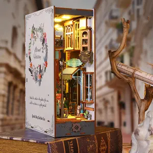 Maquette miniature décorative Ludistri DIY Book Nook Ludistri - Ruelle