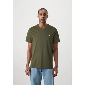 T-shirt με V λαιμόκοψη Lyle & Scott image-1