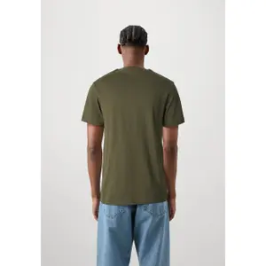 T-shirt με V λαιμόκοψη Lyle & Scott image-2