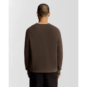 Suéter de cuello redondo de punto con guion Lyle & Scott image-4