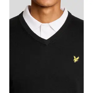 Πουλόβερ με V λαιμόκοψη Lyle & Scott image-4