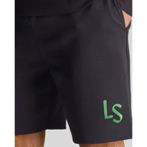 Short Lyle & Scott Logo image-4