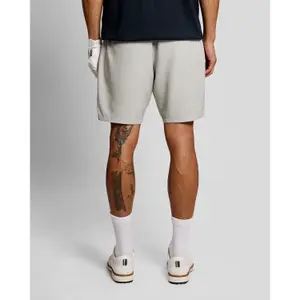 Ελαφρύ σορτσάκι Lyle & Scott Tech image-3