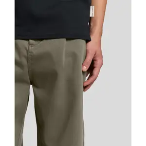 Pantalón Lyle & Scott Enzyme Wash Pleated image-3
