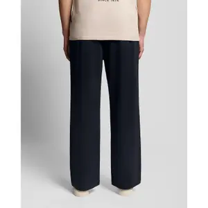 Pantalón Lyle & Scott Enzyme Wash Pleated image-4