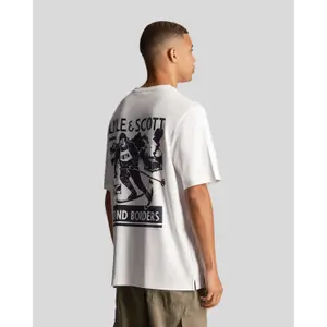 T-Shirt Lyle & Scott Skier Graphic image-3