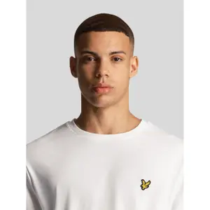T-Shirt Lyle & Scott Skier Graphic image-4
