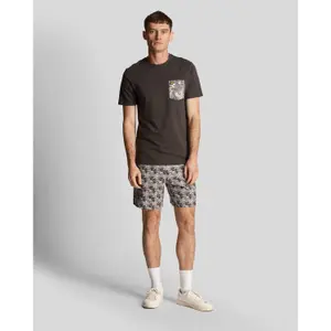 Blumenmuster T-Shirt mit Tasche Lyle & Scott image-2