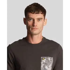 Blumenmuster T-Shirt mit Tasche Lyle & Scott image-4