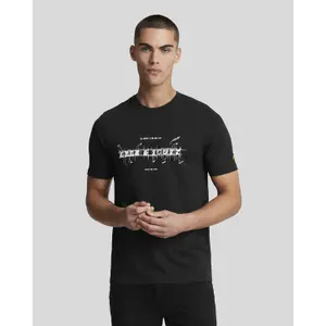 T-Shirt Lyle & Scott Anatomy Of Type Graphic image-1